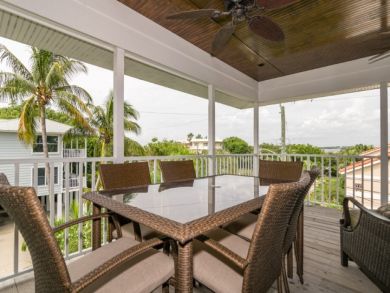 Outdoor Dining Table Sleeps 6